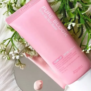 ضدآفتاب روشن کننده و بیس آرایشی اپیو