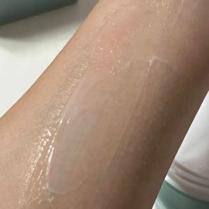 کرم مرطوب کننده هیالورونیک ایلیون